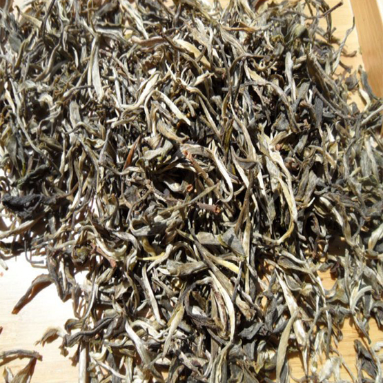 易武茶区普洱茶叶毛料1